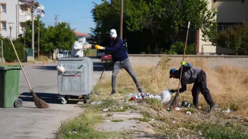 Bolvadin’de kapsamlı temizlik: Sokaklar baştan sona temizleniyor