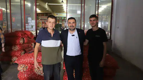 Başkan Kavak hal esnafıyla buluştu: Talep ve önerileri yerinde dinledi