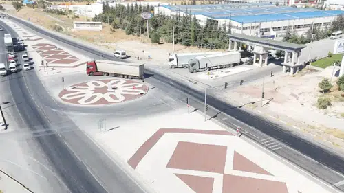 İscehisar yeni görünümüne kavuşuyor: Orta refüj baştan düzenleniyor