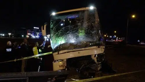 Malatya’da otobüs ile hafif ticari araç çarpıştı: 2 ölü, 3 yaralı