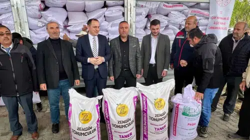 Çay’da Buğday Üreticilerine Yüzde 50 Hibeli Destek: 200 Üreticiye 56 Ton Buğday Tohumu Dağıtıldı