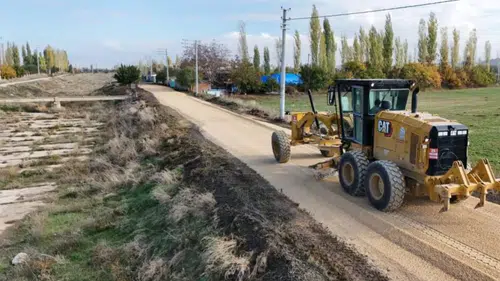 Bolvadin’de çamurlu yollar için çalışma: Erkmen Mahallesi yenileniyor