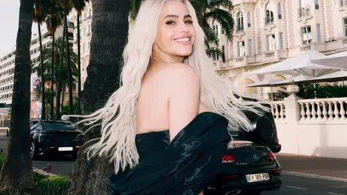 Büşra Pekin'in Cannes Tarzı Gündem Oldu! İşte Dikkat Çeken Kareler