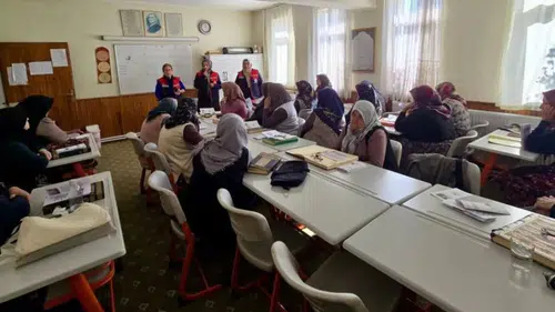 Afyonkarahisar’da kadın çiftçilere zoonoz hastalıklar anlatıldı