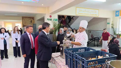 Bolvadin’de öğrenciler sıcak çorba etkinliğinde buluştu