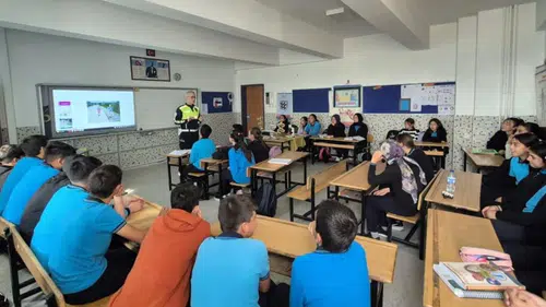 Afyonkarahisar'da Trafik Dedektifleri Projesi kapsamında 2 bin 367 öğrenciye ulaşıldı