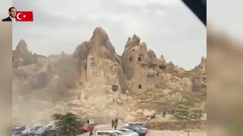 Kapadokya'da peribacası çöktü! Ölü yaralılar var