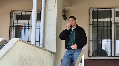 Kendi Hatasının Faturasını Basına Kesti! Sınava Geç Kalınca Çılgına Döndü! Gazetecinin Üzerine Yürüyüp Hakaret Yağdırdığı Anlar Kamerada...