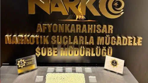 Afyonkarahisar’da araçtan 663 uyuşturucu hap çıktı: 2 şüpheli tutuklandı