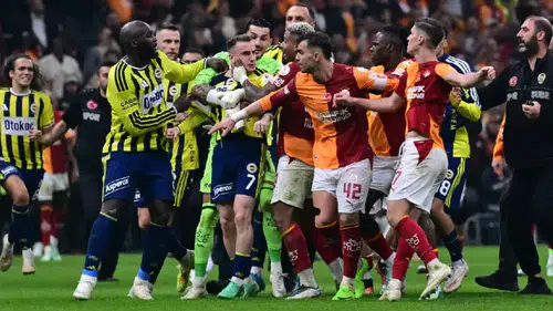 Galatasaray-Fenerbahçe Derbisinin Faturası Ağır Oldu! İki Yıldıza 10 Maça Kadar Ceza Gündemde