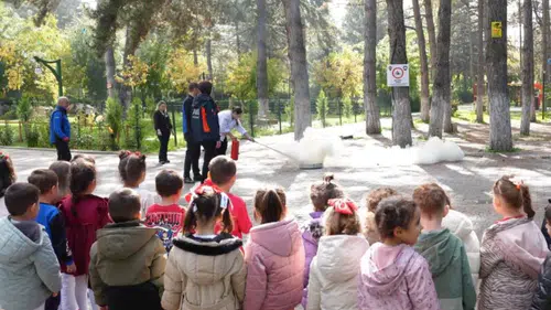 Afyon’da miniklere afet eğitimi! Deprem ve yangına karşı tatbikat yaptılar