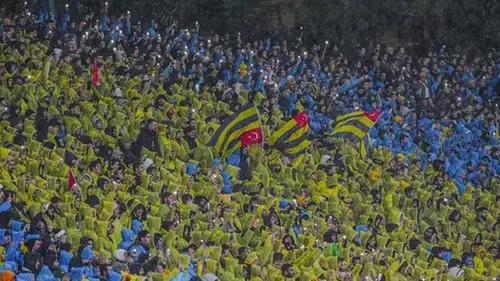 Fenerbahçe’den Derbi Öncesi Taraftara Sürpriz! Galatasaray Maçı İçin Yağmurluk ve Bere Dağıtılacak