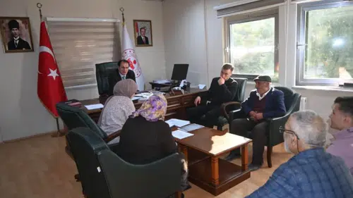 Çay'da Halk Günü toplantısı düzenlendi: Kaymakam Türker vatandaşların talep ve şikâyetlerini dinledi
