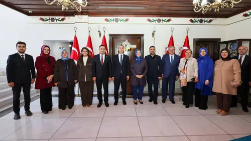 AK Parti Heyeti Afyonkarahisar Valisi Naci Aktaş’ı Ziyaret Etti