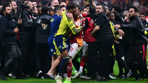 Derbi faturası ağır oldu! Abdülkerim ve Archie Brown cezası açıklandı