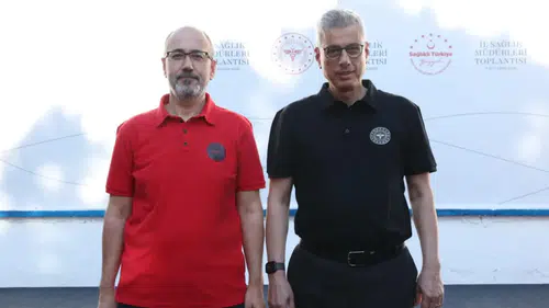 İzmir’de sağlık zirvesi! Müdür Öztürk 81 ilin müdürüyle bir arada
