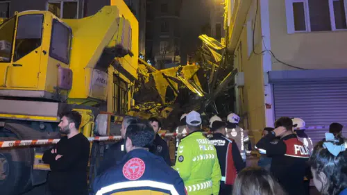 İstanbul Beyoğlu çöken bina nerede? İstanbul Beyoğlu bina çöktü
