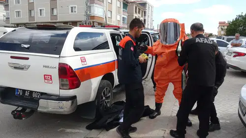 Karı koca evlerinde ölü bulundu: 11 katlı bina tahliye edildi