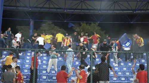 Kayserispor taraftarları tribün koltuklarını kırdı! Stadyumda zarar oluştu