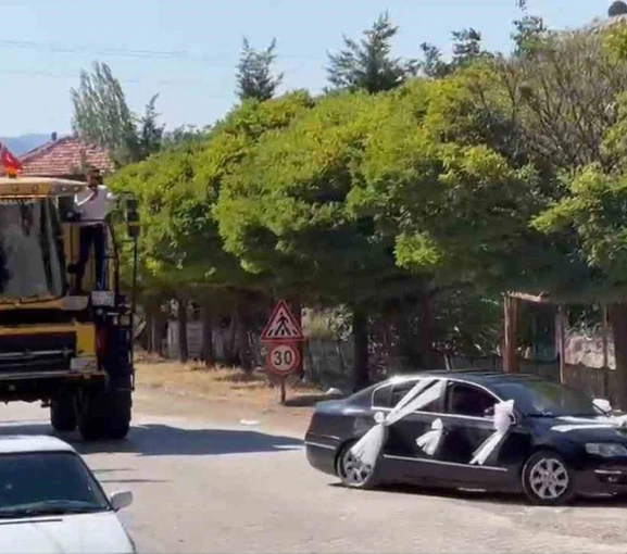Afyonkarahisar’da görülmemiş düğün konvoyu