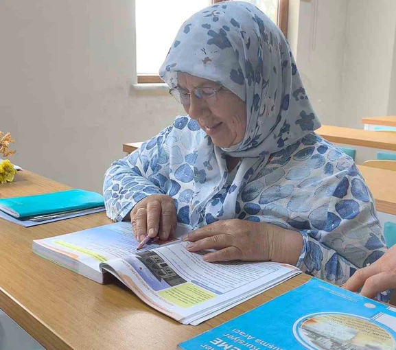66 yaşında hayalini gerçekleştirdi! Okuma aşkı yarım kalmadı, hayatı değişti