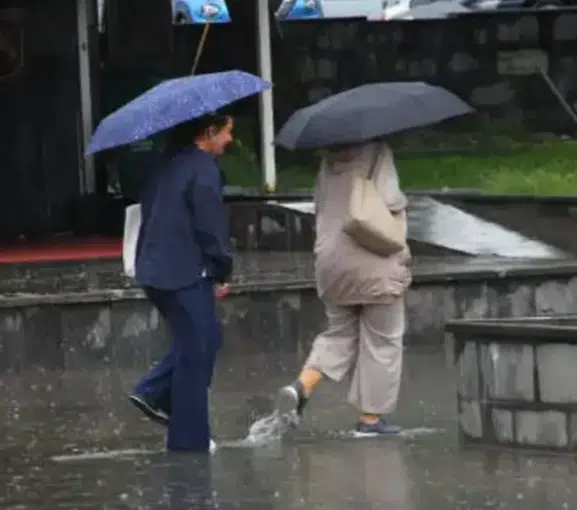 Afyonkarahisar’da hava bir anda değişecek: Sağanak ve gök gürültüsü geliyor