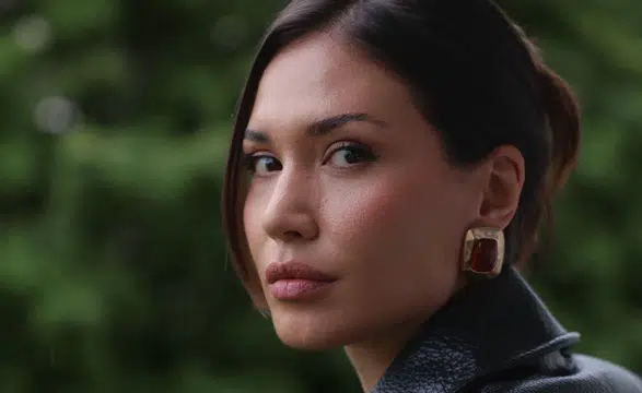 Ebru Şam kimdir? Güller ve Günahlar'ın Sonay'ı dikkat çekti