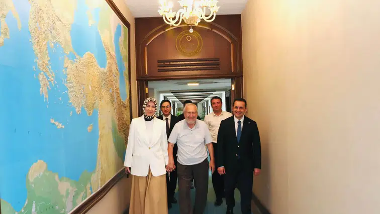 Kübra Güran Yiğitbaşı’nın Makamındaki Sürpriz Ziyaretçi... Yiğitbaşı'nın Duygu Dolu Sözleri...