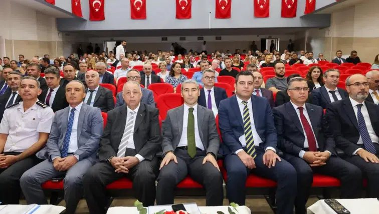 Afyonkarahisar’da Vali Aktaş başkanlığında okullar için güvenlik toplantısı gerçekleşti