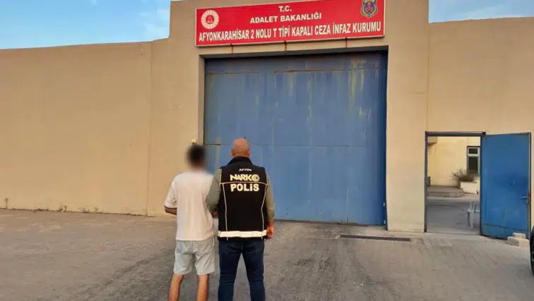 Afyonkarahisar'da 14 yıl 4 ay hapis cezasıyla aranan şahıs yakalandı