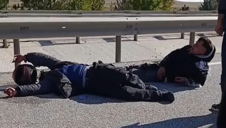 Afyonkarahisar yolunda motosiklet kazası: 2 kişi yaralandı, sürücünün durumu ağır