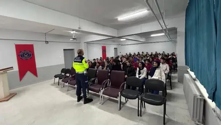 Afyon’da 7 İlçede Trafik Seferberliği: 1607 Öğrenciye Eğitim Verildi