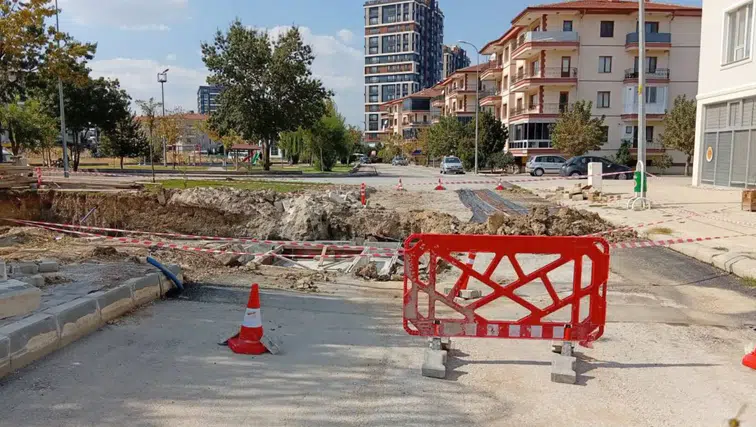 Selçuklu Mahallesi’ndeki tartışmalı inşaata yanıt: “25 yıllığına kiraladık, ruhsatımız var”