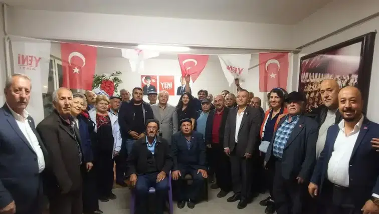 Hasan Karadeniz Çobanlar ve Bolvadin'de vatandaşla buluştu: “Yorulmadan çalışacağız”
