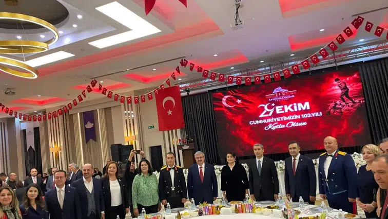 Afyonkarahisar’da Cumhuriyet resepsiyonu düzenlendi