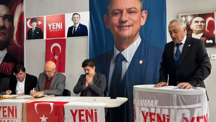 İhsaniye’de YENİ Parti Kongresi gerçekleştirildi: Muhammed Türkmenoğlu güven tazeledi