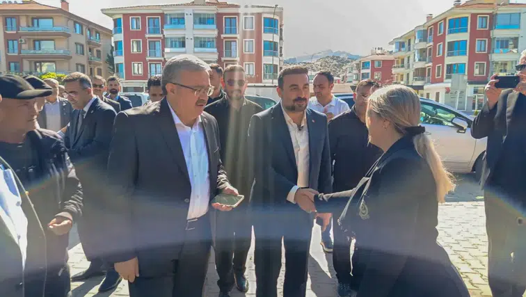 AK Parti Afyonkarahisar heyeti Selçuklu Mahallesi’nin taleplerini dinledi