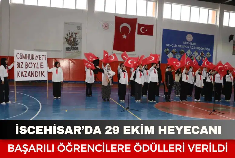İscehisar’da 29 Ekim heyecanı: Başarılı öğrencilere ödülleri verildi