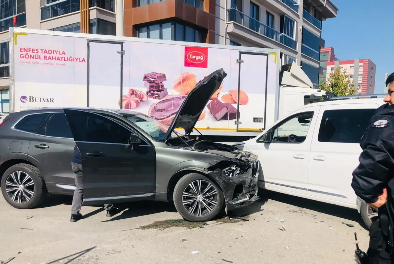 Afyon’da korkutan kaza! Seyir halindeki araç bir anda kanala düştü 3