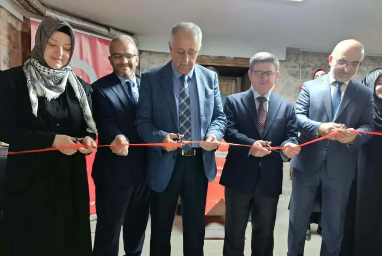 Afyonkarahisar’da hafızlık öğrencilerinden sanat sergisi 1