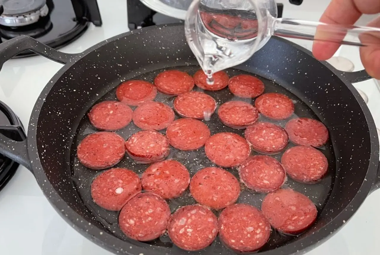 Afyonlular bile bunu bilmiyor! Sucuk suda mı yoksa yağda mı pişer? 1