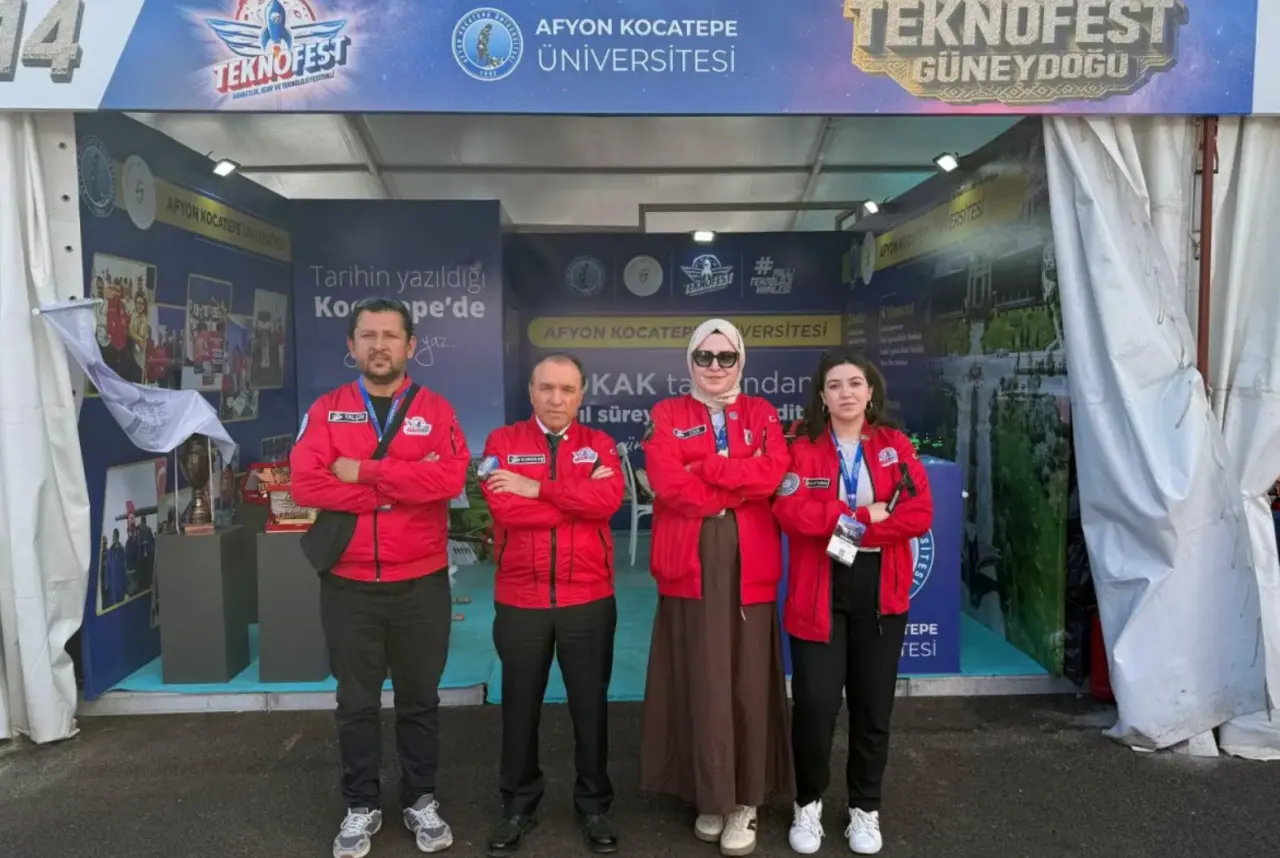 AKÜ’den TEKNOFEST’te çifte başarı: İki takım Türkiye üçüncüsü oldu 5