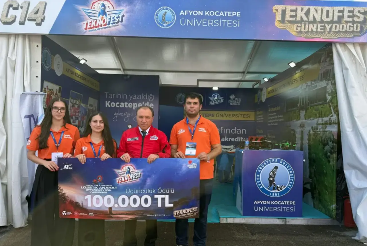 AKÜ’den TEKNOFEST’te çifte başarı: İki takım Türkiye üçüncüsü oldu 2