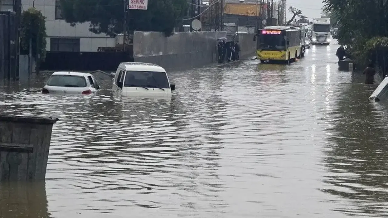 Bakan Çiftçi Duyurdu! Afyonkarahisar’dan Yağış Bölgelerine Takviye Ekip Gönderildi 1