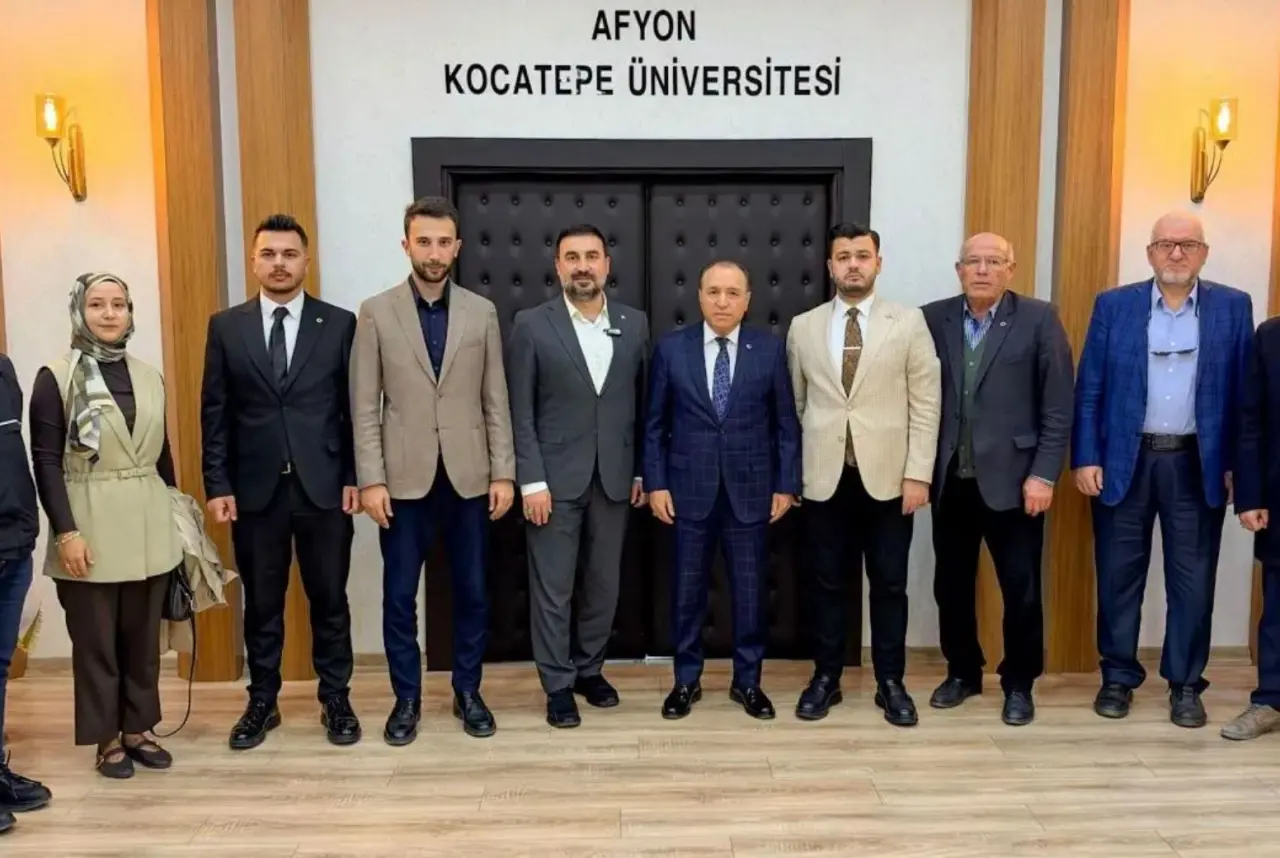 AK Parti Afyonkarahisar heyetinden AKÜ Rektörü Karakaş’a ziyaret 4