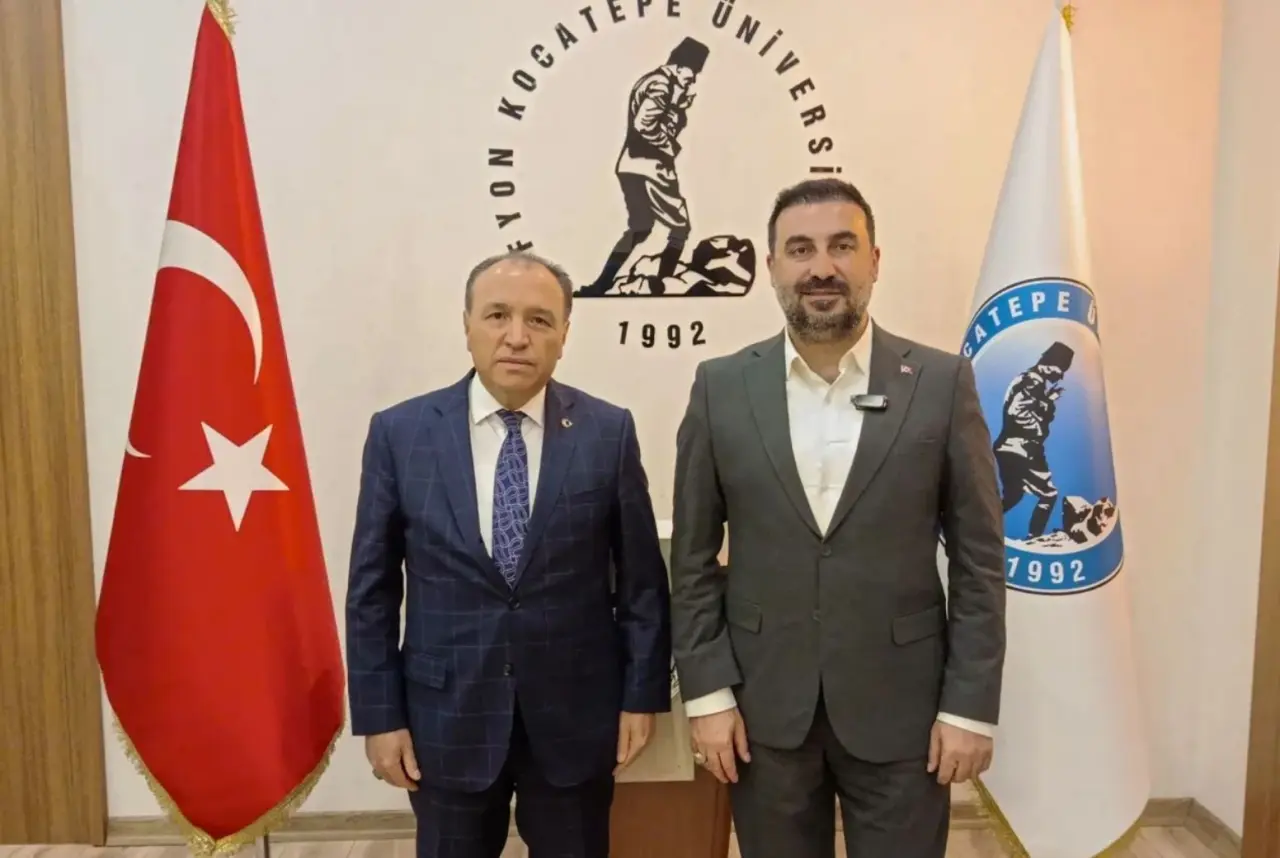 AK Parti Afyonkarahisar heyetinden AKÜ Rektörü Karakaş’a ziyaret 1