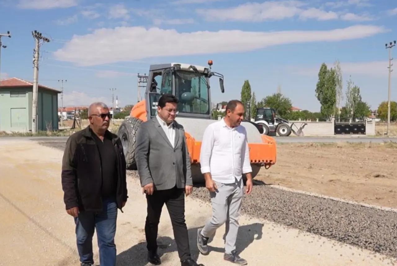 Bolvadin’de çiftçilere müjde! Yıllardır beklenen yol için çalışma başladı 1