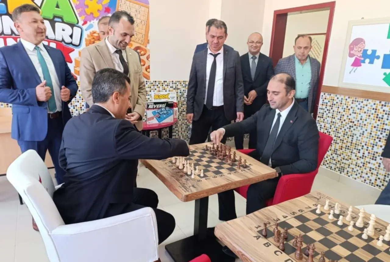 Bolvadin’de öğrenciler için akıl ve zekâ oyunları sınıfı açıldı 4