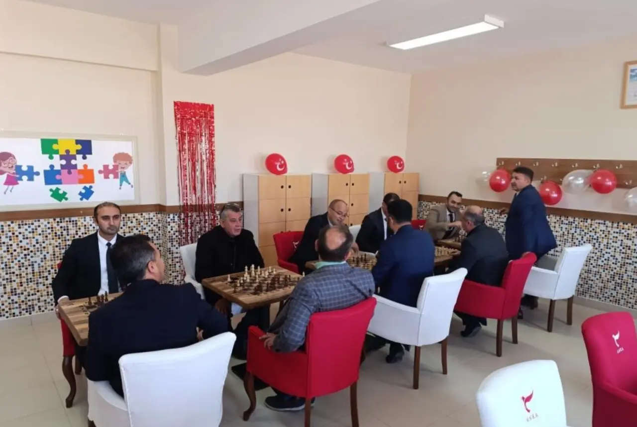 Bolvadin’de öğrenciler için akıl ve zekâ oyunları sınıfı açıldı 2
