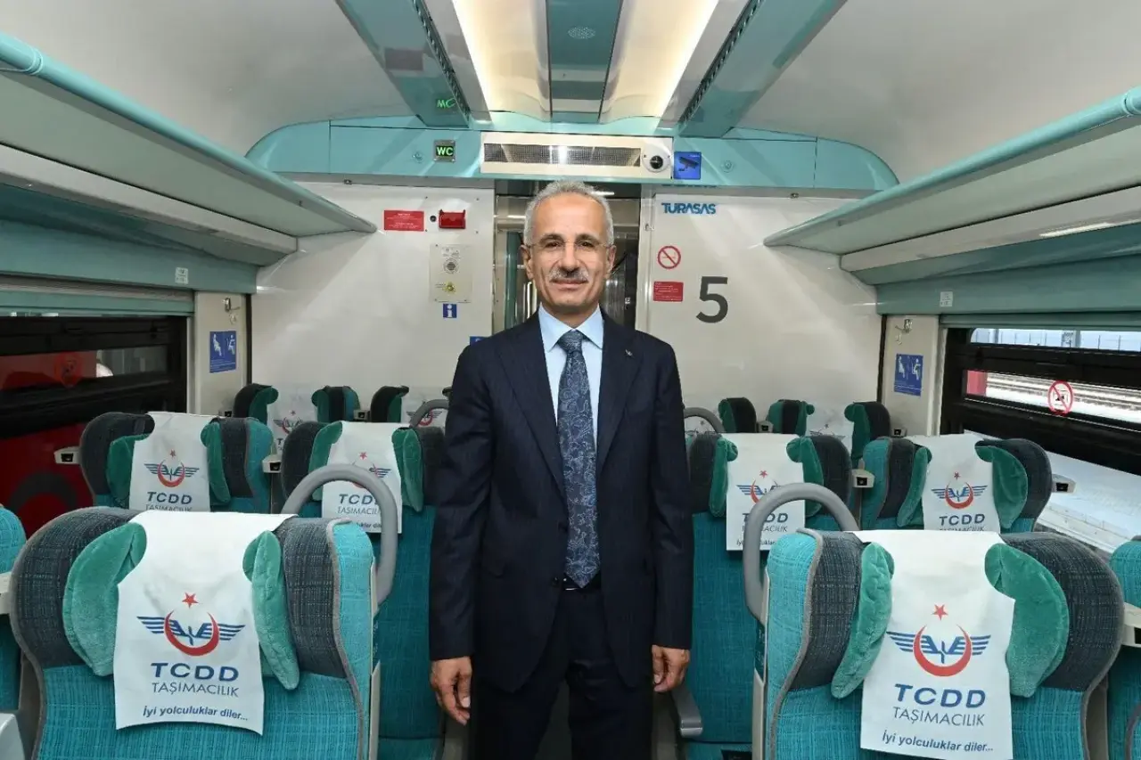 Ücretsiz Tren Biletlerinde Yeni Dönem! 29 Ekim’de Başlıyor: Kimlik Kartı Yeterli Olacak 4